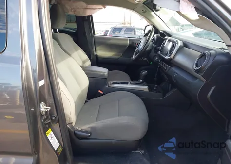 2017 Toyota Tacoma Sr5 V6 z USA, uszkodzony, nr VIN 5TFSZ5AN2HX115367